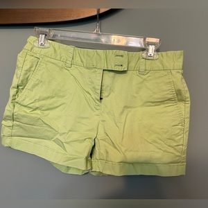 Vineyard Vines light green khaki shorts-3”